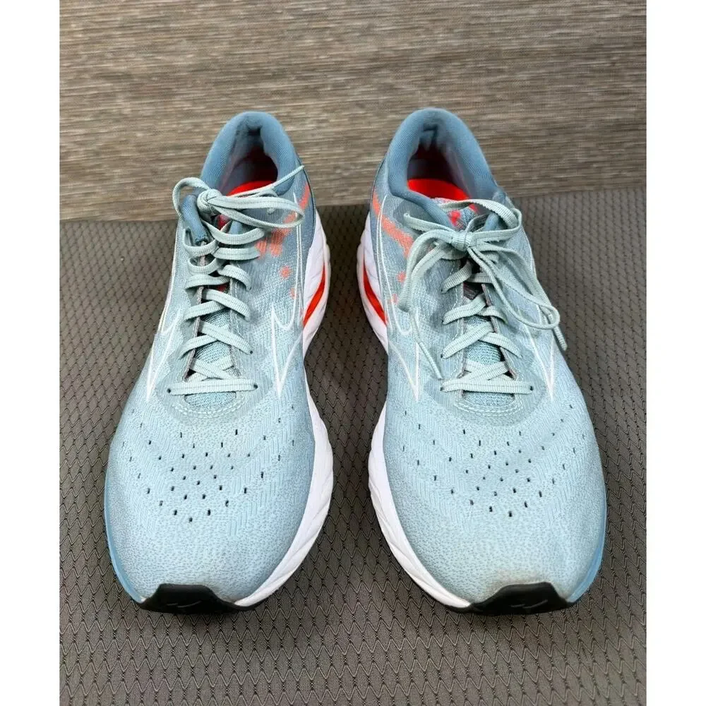 Mizuno brand style